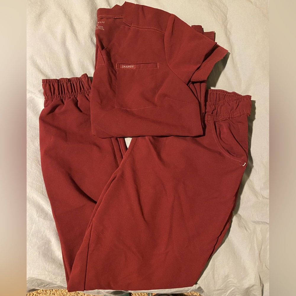 Jaanuu Scrubs